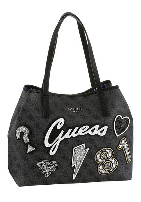 tasche mit patches von guess